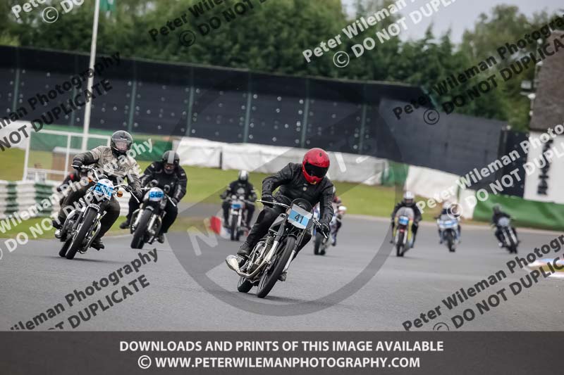 Vintage motorcycle club;eventdigitalimages;mallory park;mallory park trackday photographs;no limits trackdays;peter wileman photography;trackday digital images;trackday photos;vmcc festival 1000 bikes photographs